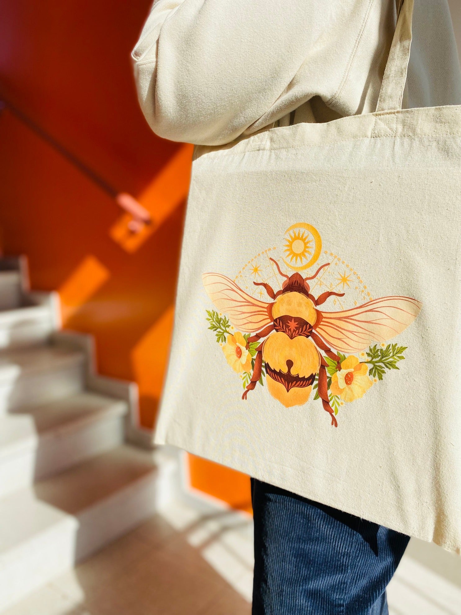 Queen bee tote bag new arrivals